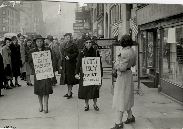 Picket line West 14thStreet New York City 1939 (Gil Cividanes)