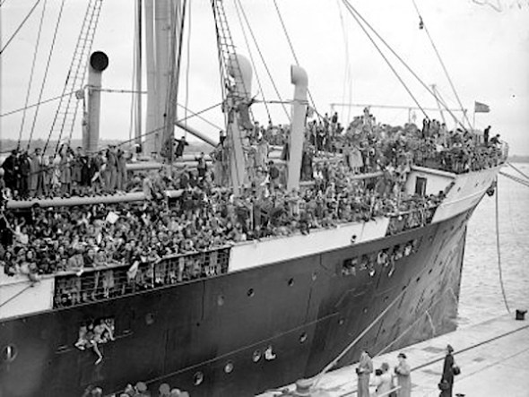 Aankomst SS Habana in Engeland, 1937.