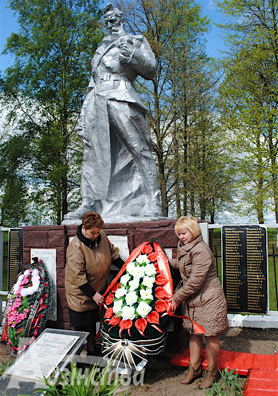 Herdenking Makovje, rayon Boriskovskij, Wit-Rusland, de plaats waar Rimmelt de Jong gesneuveld is.
