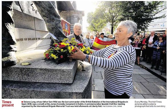 Bloemlegging Conolly monument Dublin