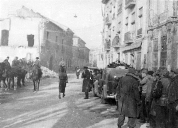 Begrafenis stoet Hans Beimler op weg naar Albacete.